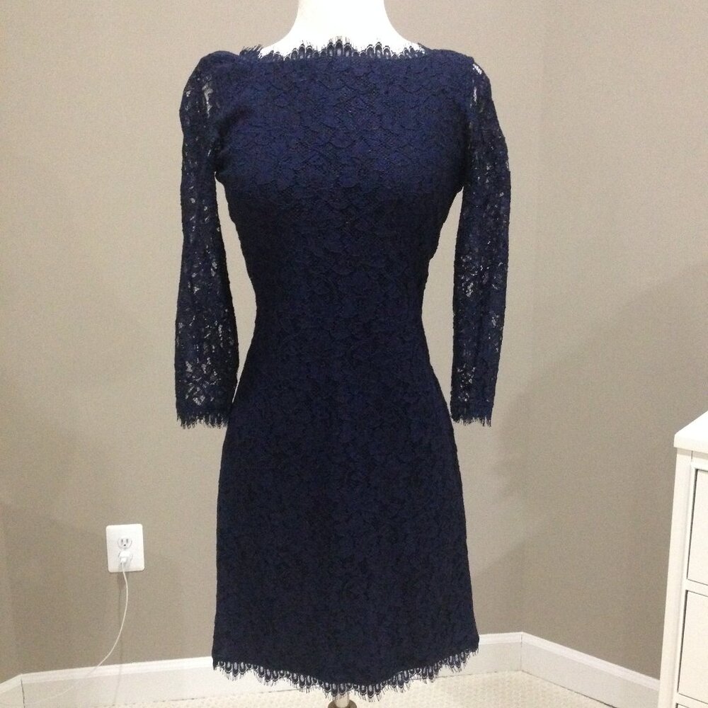 Diane Von Furstenberg 3/4 sleeve lace dress New Condition